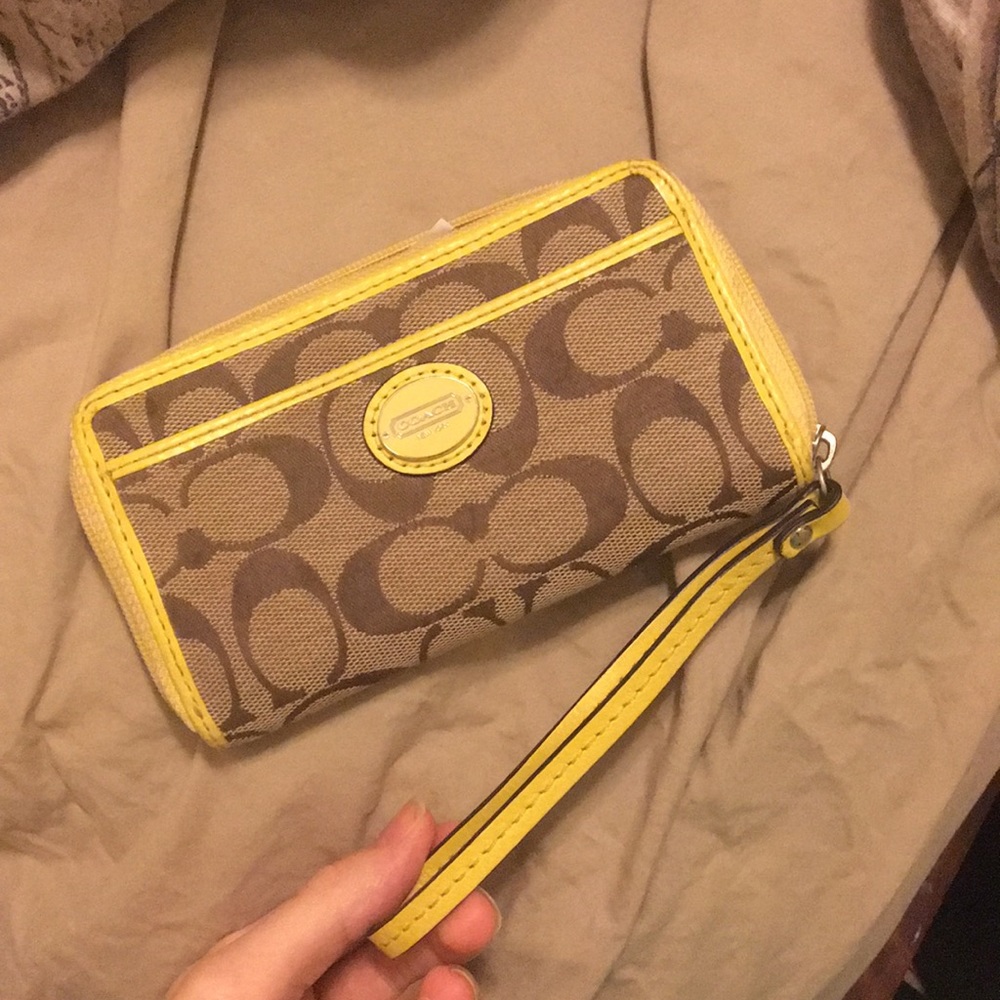 Coach wristlet wallet